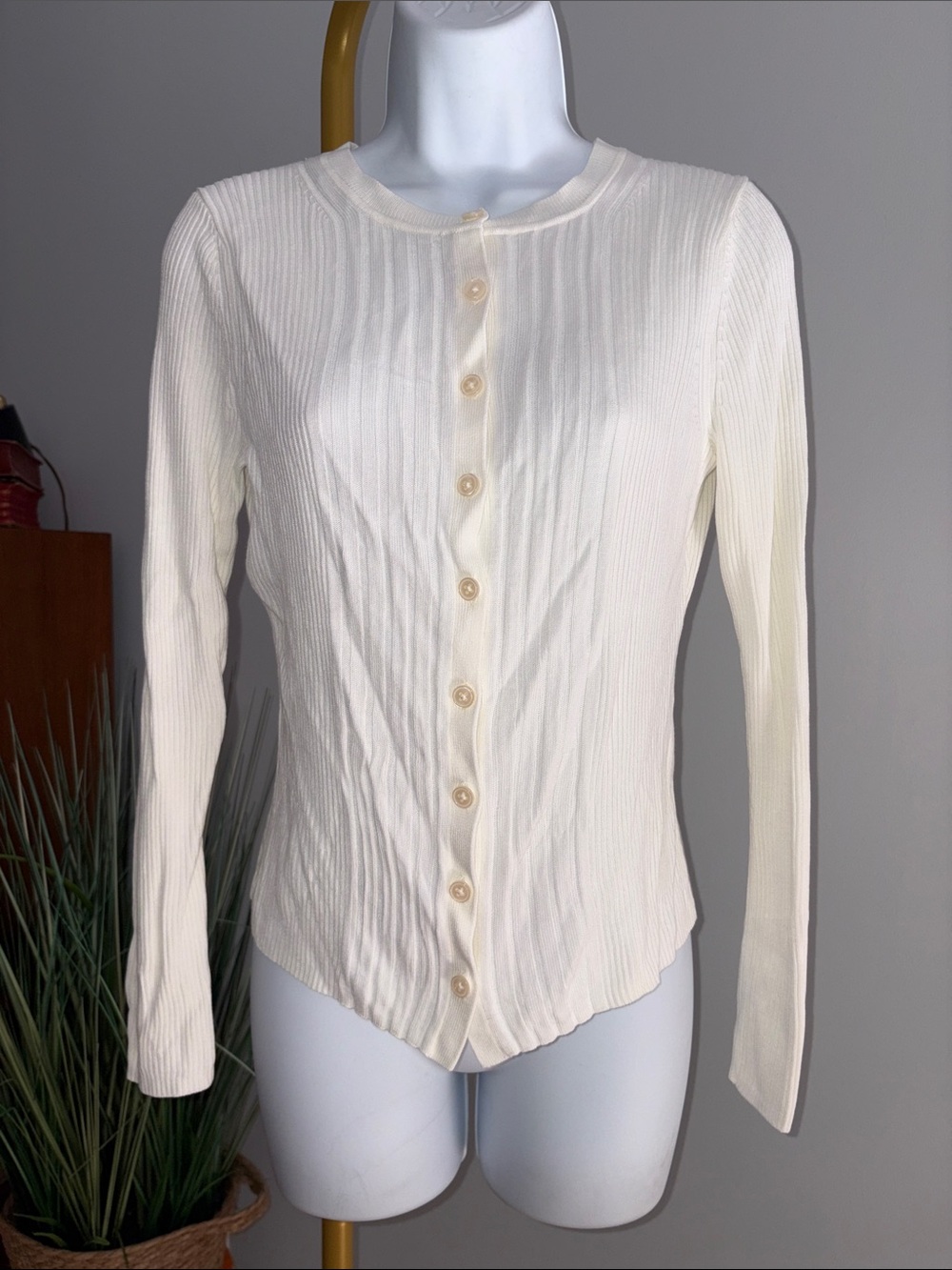 Banana Republic Cream Ribbed Button-Front Cardigan
